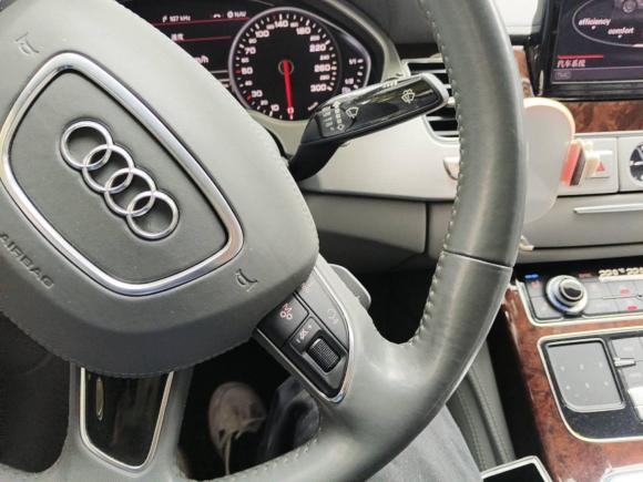 [上海·沪A] 二手奥迪奥迪A82011款 A8L 3.0 TFSI quattro豪华型(245kW)
