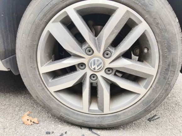 [上海·沪J] 二手大众高尔夫2016款 230TSI 自动豪华型