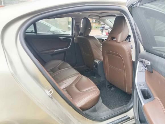 [上海·沪A] 二手沃尔沃沃尔沃S60插电式混动2015款 S60L E驱混动 T6智驭版