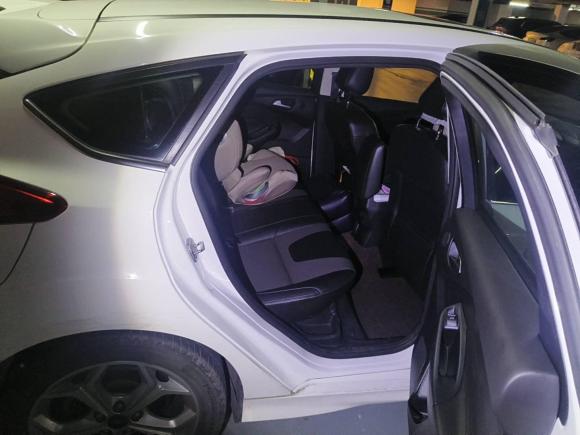 [成都·川A] 二手福特福克斯2012款 两厢 2.0L 自动豪华运动型