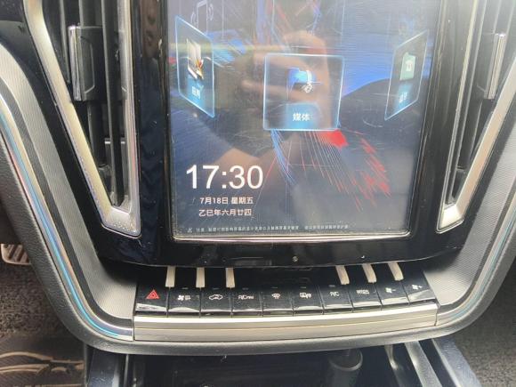 [成都·川A] 二手众泰众泰T7002017款 1.8T 双离合尊享型