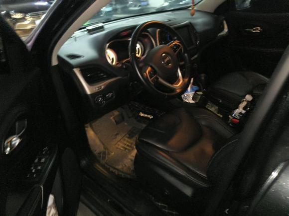 [上海·沪B] 二手Jeep自由光2017款 2.4L 领先智能版