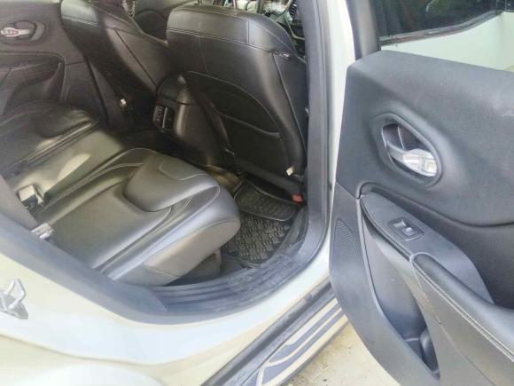 [武汉·鄂W] 二手Jeep自由光2016款 2.4L 专业版