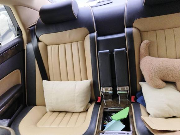 [上海·川G] 二手大众辉腾2011款 3.6L V6 4座加长Individual版