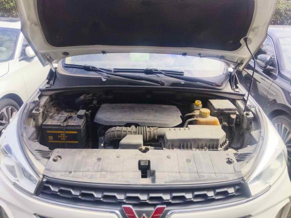 [上海·苏K] 二手五菱汽车五菱宏光S32018款 1.5L 手动豪华型 国V