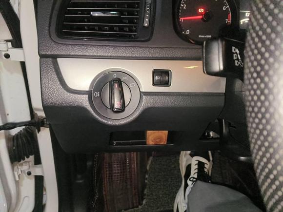 [义乌·黑E] 二手大众朗逸2013款 改款经典 1.6L 自动风尚版