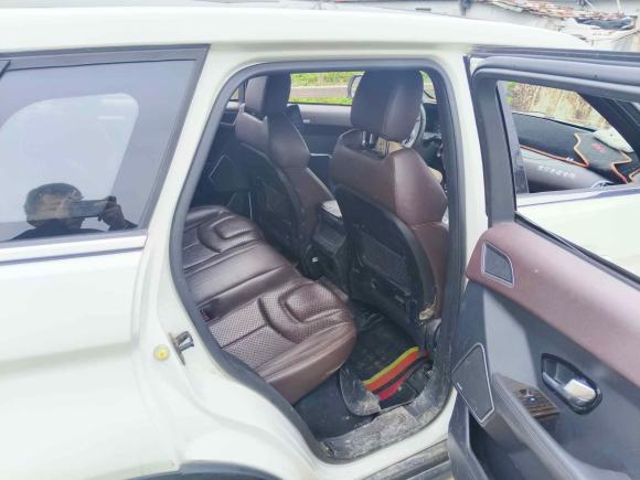 [上海·皖S] 二手陆风陆风X72015款 2.0T 全景尊贵版