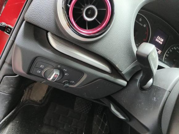 [成都·川A] 二手奥迪奥迪A32016款 Limousine 35 TFSI 风尚型