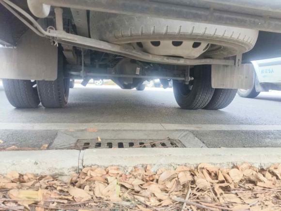 [武汉·鄂A] 二手依维柯依维柯得意2021款 2.5T A40 M1客车5-9座长轴中顶双胎侧拉门