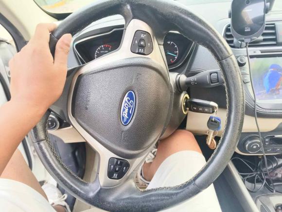 [南通·苏E] 二手福特福睿斯2015款 1.5L 自动时尚型