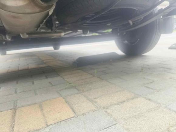 [上海·苏E] 二手上汽大通MAXUS新途V802025款 超值版城配王 2.0T 手动长轴中顶127Ps 3座