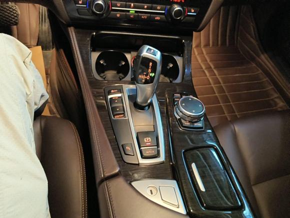 [成都·川A] 二手宝马宝马5系2014款 525Li 豪华设计套装