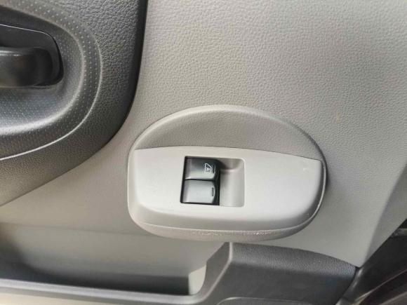 [深圳·粤B] 二手日产日产NV2002011款 1.6L 232座 尊雅型