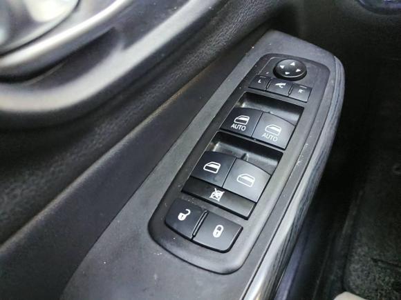[上海·皖D] 二手Jeep自由光2017款 2.4L 领先版
