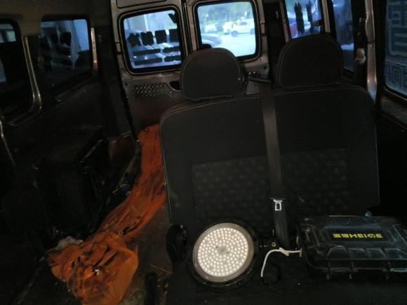 [芜湖·皖B] 二手上汽大通MAXUS新途V802021款 2.0T 手动经典傲运通长轴中顶6/7/8/9座