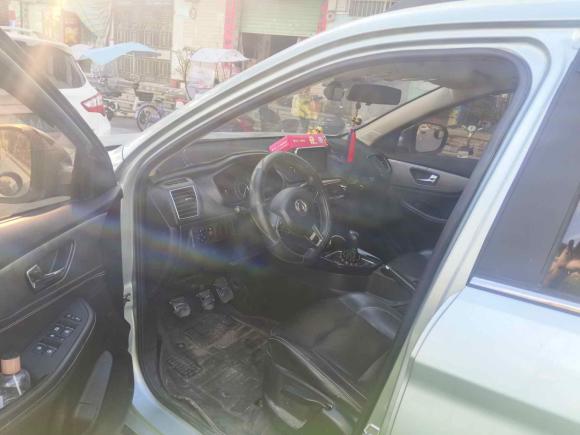 [深圳·粤S] 二手东风风光风光S5602018款 1.8L 手动都市型 7座