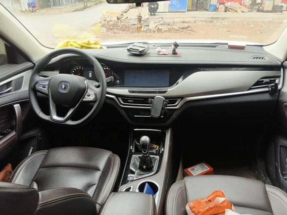 [义乌·浙G] 二手长安长安CS35PLUS2018款 1.6L 手动酷联版 国V