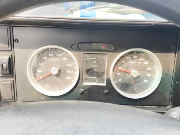 [无锡·苏B] 二手依维柯依维柯得意2021款 2.5T A35 M1客车5-9座短轴中顶双胎侧拉门