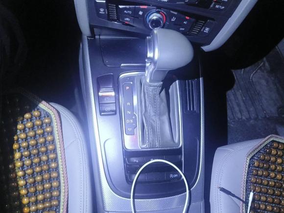 [深圳·粤B] 二手奥迪奥迪A4L2013款 35 TFSI 自动标准型