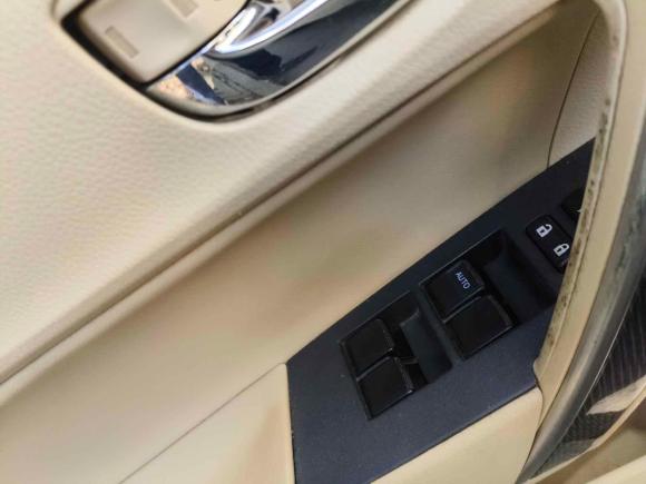 [上海·沪A] 二手丰田卡罗拉2014款 1.6L CVT GL-i真皮版