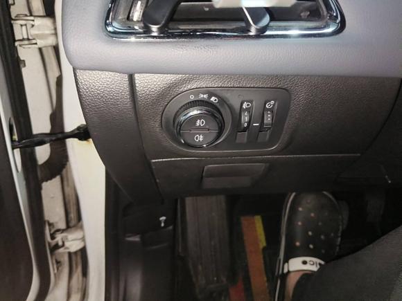 [广州·粤G] 二手雪佛兰科鲁兹2018款 320 自动炫锋都市版