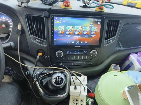 [南通·苏F] 二手福田图雅诺2023款 吉象厢货 2.0T手动 加长轴中顶 后单胎3座