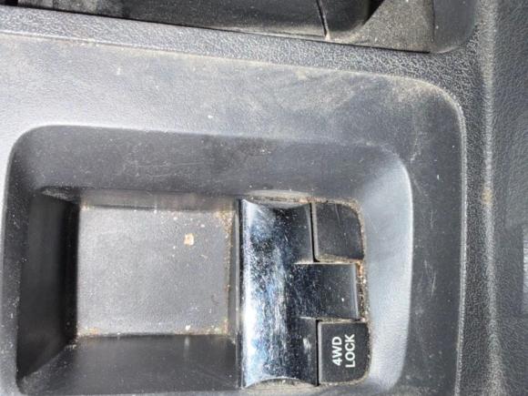 [义乌·黑M] 二手Jeep自由客2013款 2.4 炫黑运动版