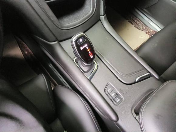 [上海·沪B] 二手凯迪拉克凯迪拉克XT52016款 28T 四驱豪华型