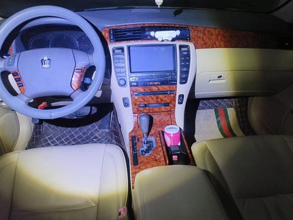 [济南·粤B] 二手丰田皇冠2007款 3.0L Royal 真皮版