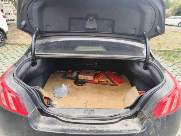 [无锡·苏B] 二手标致标致5082012款 2.0L 自动经典版