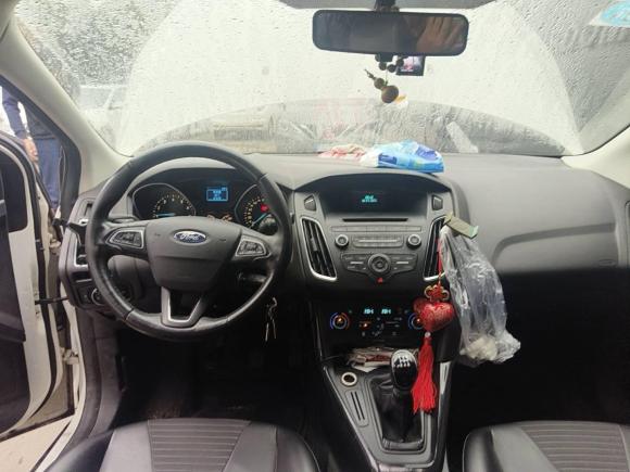 [常州·苏D] 二手福特福克斯2015款 三厢 1.6L 手动风尚型