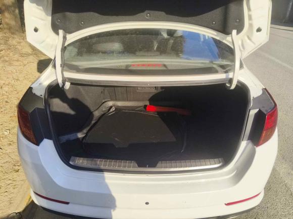 [无锡·苏B] 二手起亚起亚K52011款 2.0L 自动DLX