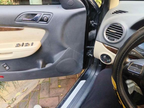 [嘉兴·沪C] 二手大众朗逸2011款 1.6L 自动品轩版