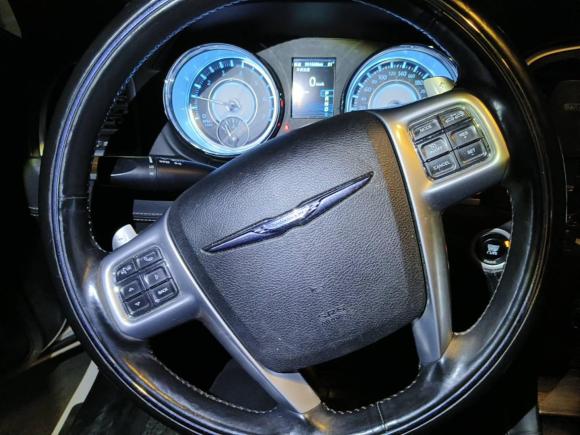 [成都·川A] 二手克莱斯勒克莱斯勒300C2014款 3.0L 卓越版