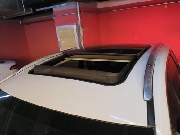 [武汉·鄂A] 二手一汽森雅R92018款 1.2T 手动豪华智尚型