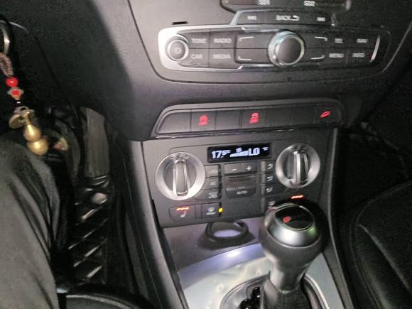 [上海·苏E] 二手奥迪奥迪Q32013款 35 TFSI quattro 技术型