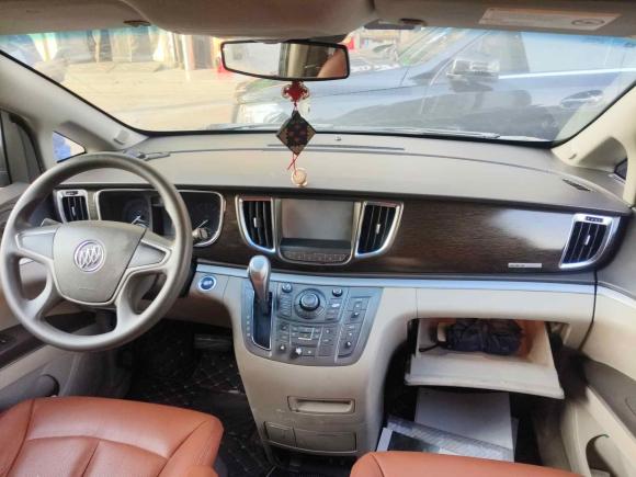 [深圳·粤B] 二手别克别克GL82011款 2.4L CT豪华商务舒适版