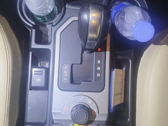 [深圳·粤B] 二手路虎发现2005款 4.4 V8 HSE