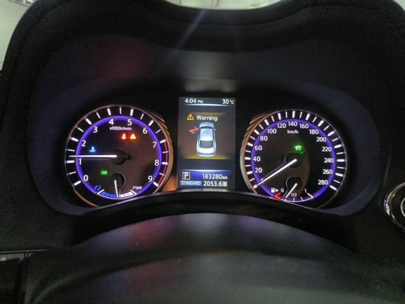 [深圳·粤B] 二手英菲尼迪英菲尼迪Q502014款 3.5L Hybrid 豪华运动版