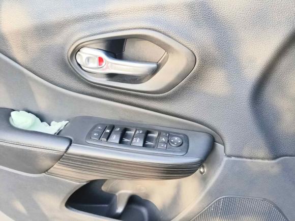 [上海·沪B] 二手Jeep自由光2017款 2.4L 优越版