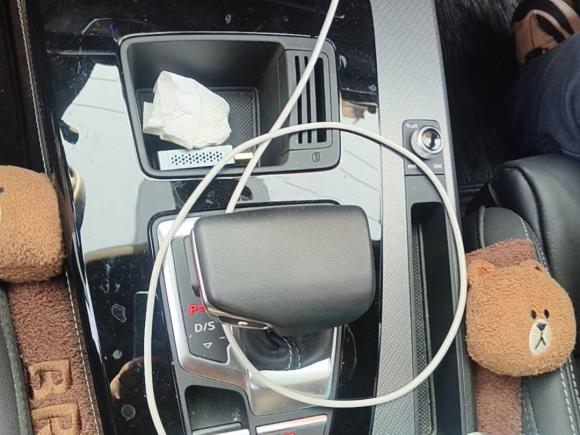 [上海·沪F] 二手奥迪奥迪Q5L2023款 40T 豪华动感型