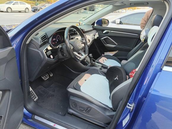 [上海·沪D] 二手奥迪奥迪Q32021款 40 TFSI 时尚动感型