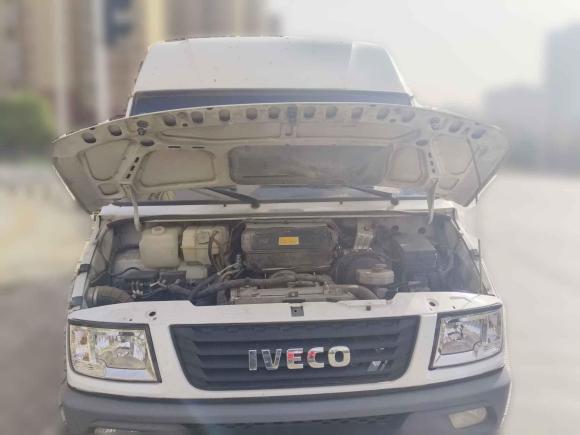 [武汉·鄂A] 二手依维柯依维柯得意2020款 2.5T A40客车双胎中顶5-9座国VI