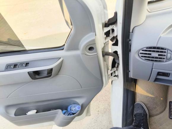 [无锡·苏B] 二手上汽大通MAXUS新途V802019款 2.5T经典款AMT傲运通短轴中顶5/6座