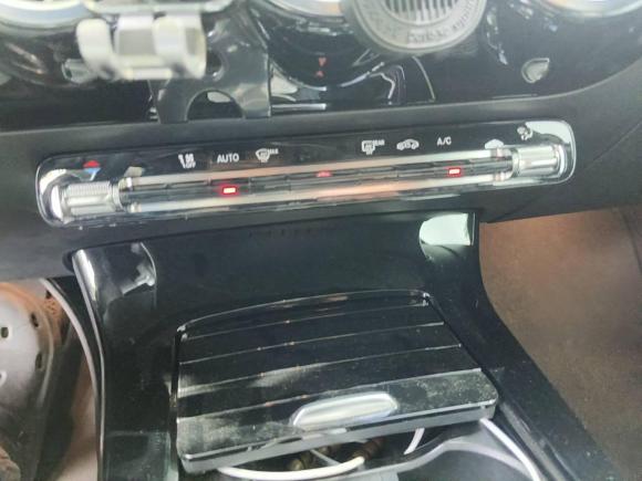 [上海·沪C] 二手奔驰奔驰A级2019款 A 200 L 运动轿车