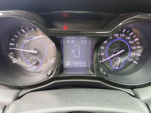 [上海·沪A] 二手江铃驭胜S3502014款 2.4T 自动两驱柴油豪华天窗版7座