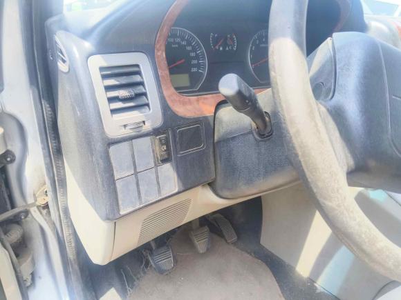 [青岛·鲁B] 二手金杯阁瑞斯2015款 2.0L经典版 标准型长轴7/9座