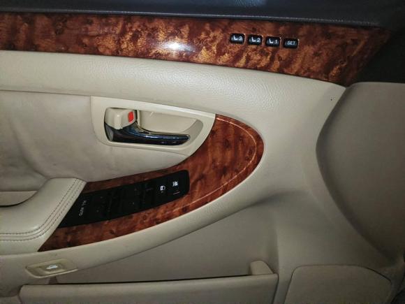 [广州·粤A] 二手丰田皇冠2005款 3.0L Royal Saloon