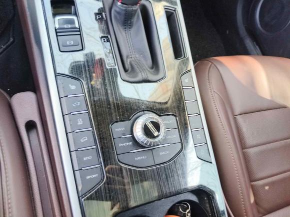 [青岛·鲁B] 二手魏牌魏牌 VV72017款 2.0T 超豪型