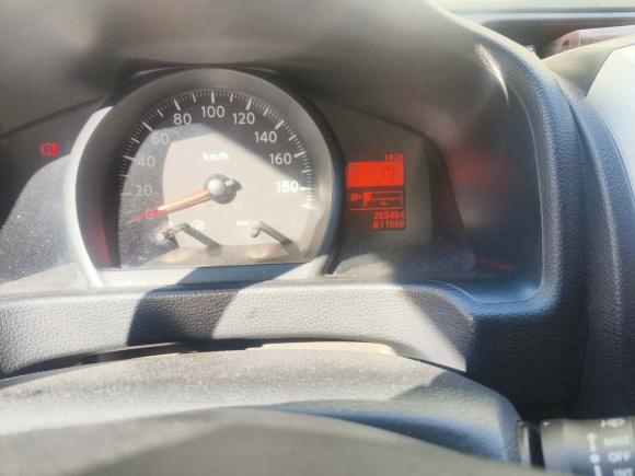 [深圳·粤B] 二手日产日产NV2002012款 1.6L 232座 豪华型